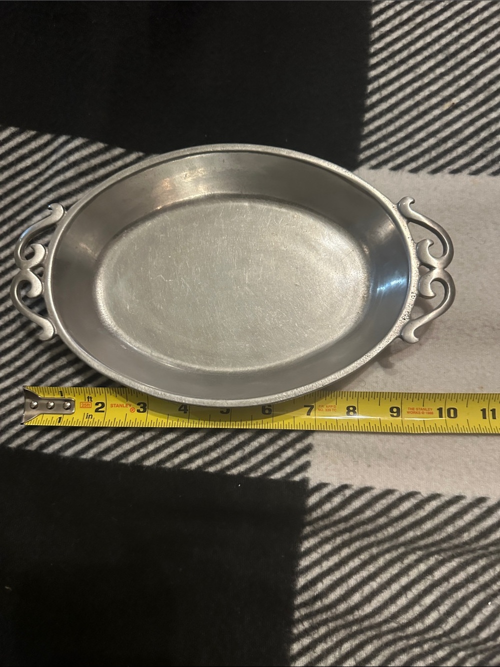 Pewtarex #5012 oval handled dish